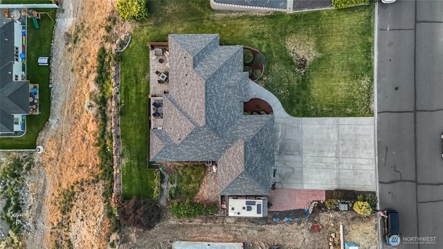 446 SE Viewmont Drive, Moses Lake, WA 98837