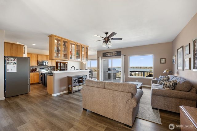 446 SE Viewmont Drive, Moses Lake, WA 98837