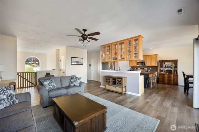 446 SE Viewmont Drive, Moses Lake, WA 98837