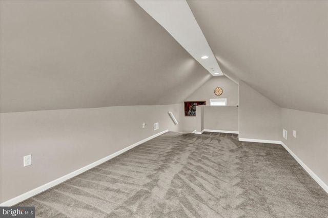 18 E MAPLE ST, Cleona, PA 17042
