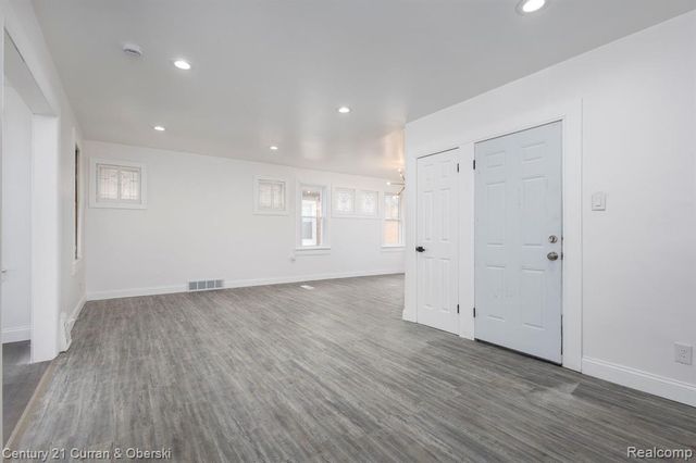 12468-70 Mendota Street, Detroit, MI 48204