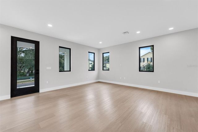 33 S GRAHAM AVENUE, Orlando, FL 32803