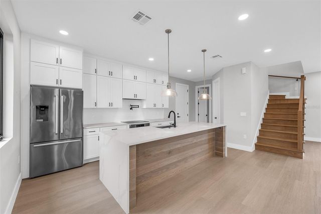 33 S GRAHAM AVENUE, Orlando, FL 32803