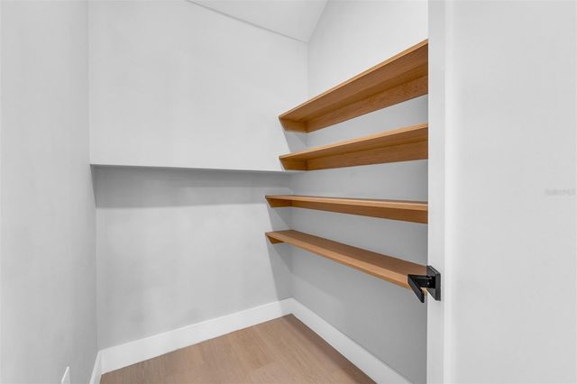 33 S GRAHAM AVENUE, Orlando, FL 32803