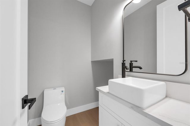 33 S GRAHAM AVENUE, Orlando, FL 32803