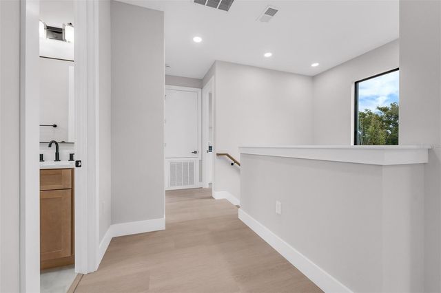 33 S GRAHAM AVENUE, Orlando, FL 32803