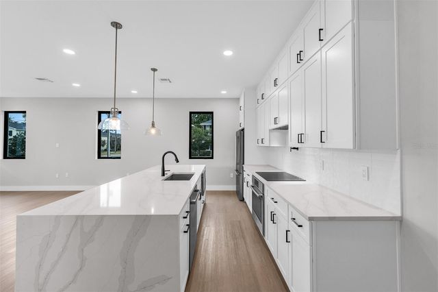 33 S GRAHAM AVENUE, Orlando, FL 32803