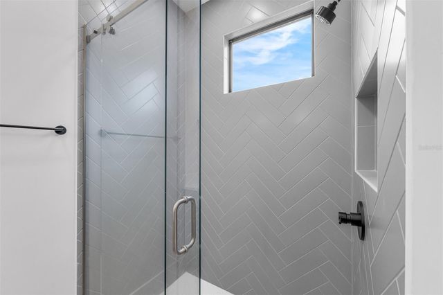 33 S GRAHAM AVENUE, Orlando, FL 32803