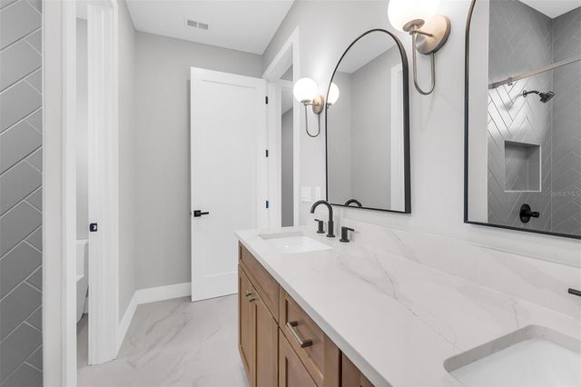 33 S GRAHAM AVENUE, Orlando, FL 32803