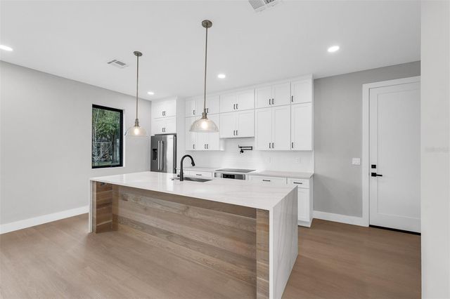 33 S GRAHAM AVENUE, Orlando, FL 32803