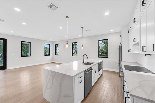 33 S GRAHAM AVENUE, Orlando, FL 32803