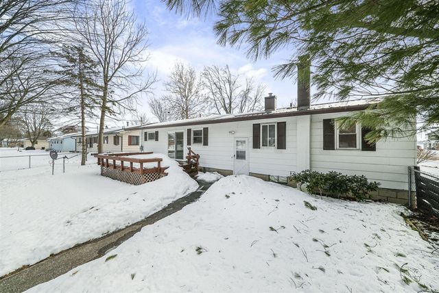 718 Sunset Lane, Cadillac, MI 49601