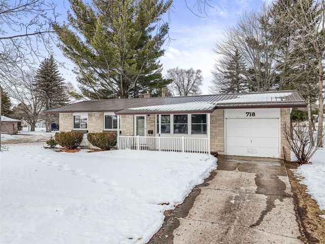 718 Sunset Lane, Cadillac, MI 49601