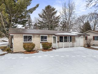 718 Sunset Lane, Cadillac, MI 49601