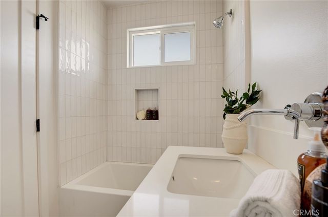 2135 Bellevue 11, Los Angeles, CA 90026