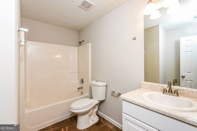 5539 Sapphire Circle, Ellenwood, GA 30294