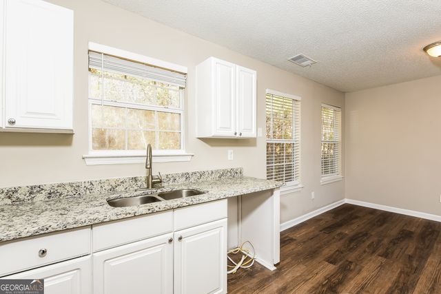 5539 Sapphire Circle, Ellenwood, GA 30294