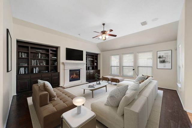 107 Bella Sole, Shenandoah, TX 77381