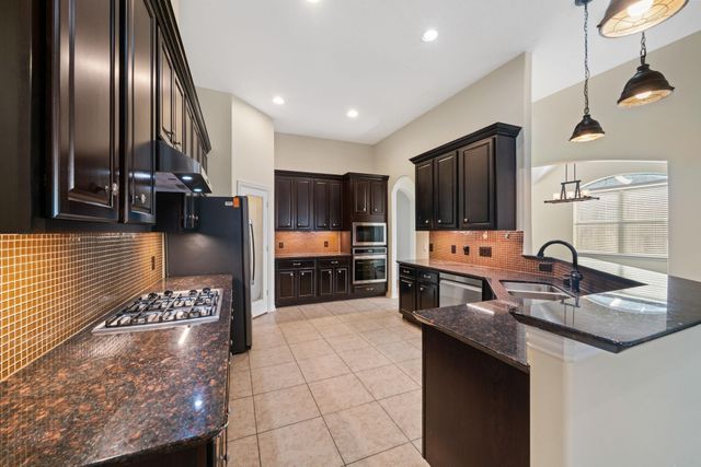 107 Bella Sole, Shenandoah, TX 77381