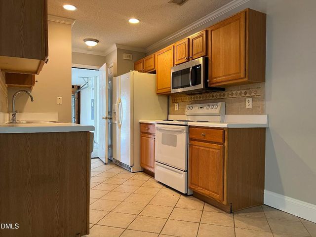 109 Lacombe Court, Holly Springs, NC 27540