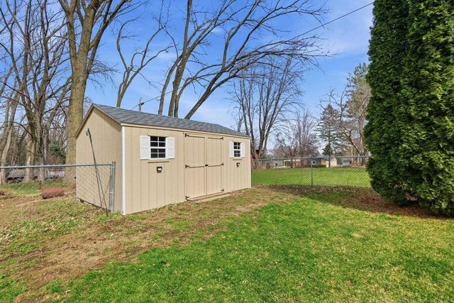 3386 Brugger Place, Mcfarland, WI 53558