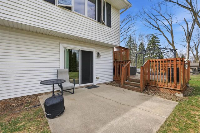 3386 Brugger Place, Mcfarland, WI 53558