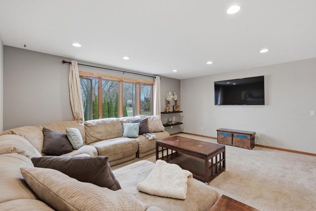 3386 Brugger Place, Mcfarland, WI 53558