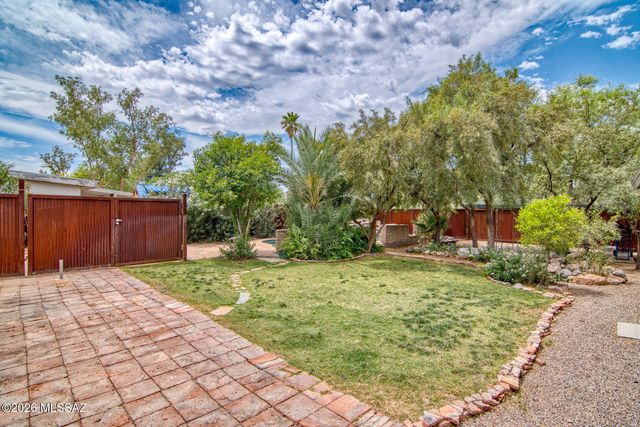 2217 N Tucson Boulevard, Tucson, AZ 85716