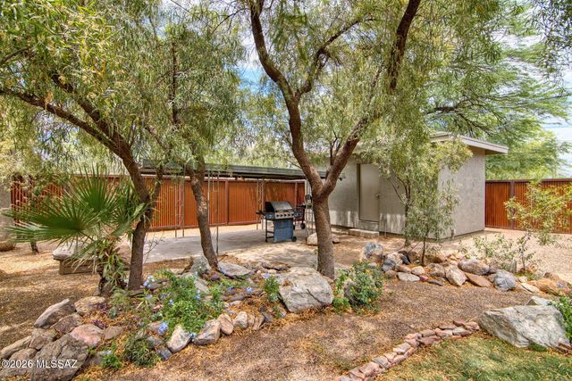 2217 N Tucson Boulevard, Tucson, AZ 85716
