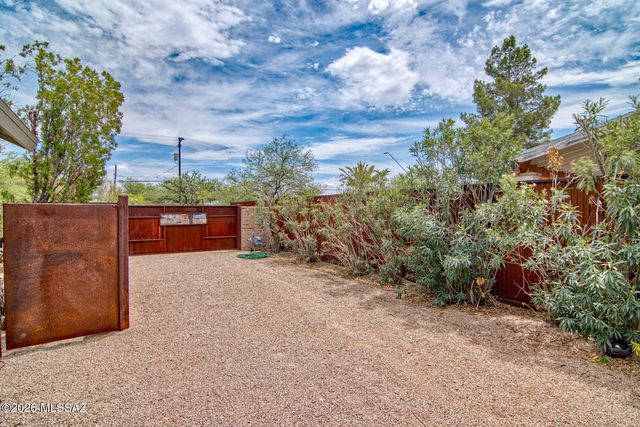 2217 N Tucson Boulevard, Tucson, AZ 85716