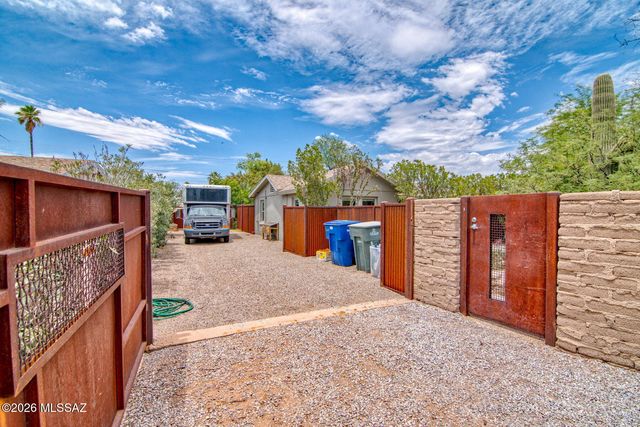 2217 N Tucson Boulevard, Tucson, AZ 85716
