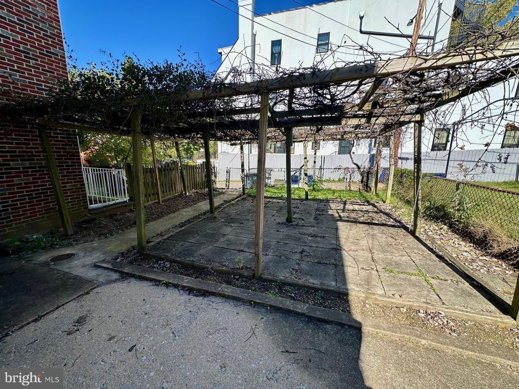 4227 BRANDYWINE ST NW, Washington, DC 20016