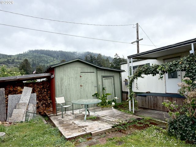 16345 GROOTENDORST Ln 2, Brookings, OR 97415