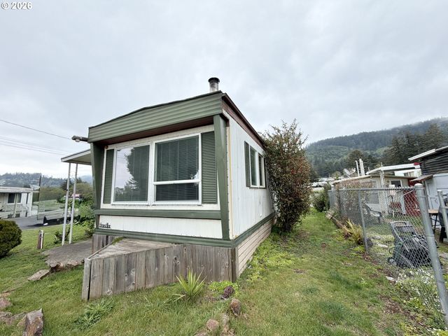 16345 GROOTENDORST Ln 2, Brookings, OR 97415