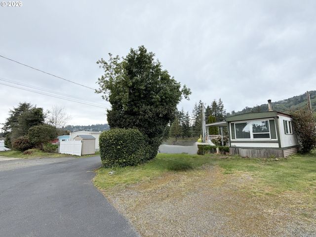 16345 GROOTENDORST Ln 2, Brookings, OR 97415