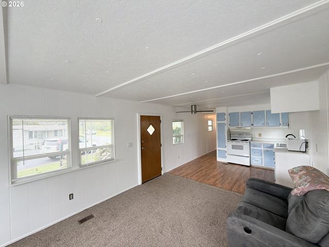 16345 GROOTENDORST Ln 2, Brookings, OR 97415