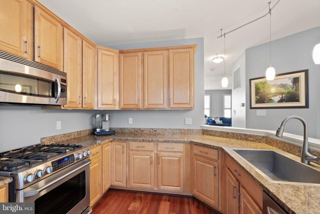 11477 WATERHAVEN CT, Reston, VA 20190