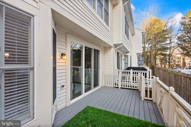 11477 WATERHAVEN CT, Reston, VA 20190