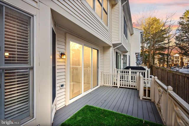 11477 WATERHAVEN CT, Reston, VA 20190