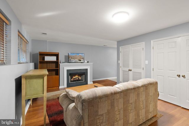 11477 WATERHAVEN CT, Reston, VA 20190