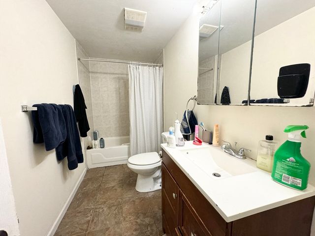 73 Gainsborough 101, Boston, MA 02115