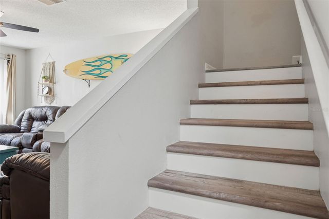 425 KENSINGTON LAKE CIRCLE, Brandon, FL 33511