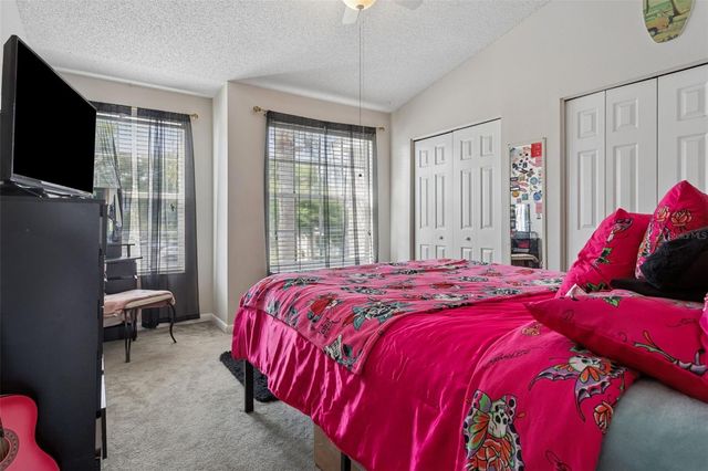 425 KENSINGTON LAKE CIRCLE, Brandon, FL 33511