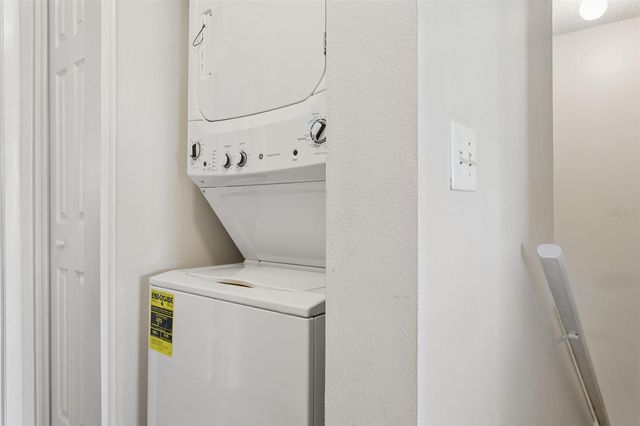 425 KENSINGTON LAKE CIRCLE, Brandon, FL 33511