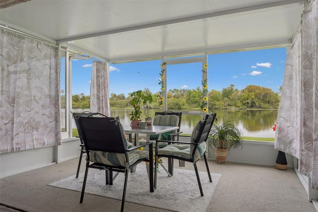 425 KENSINGTON LAKE CIRCLE, Brandon, FL 33511