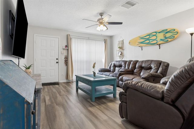 425 KENSINGTON LAKE CIRCLE, Brandon, FL 33511