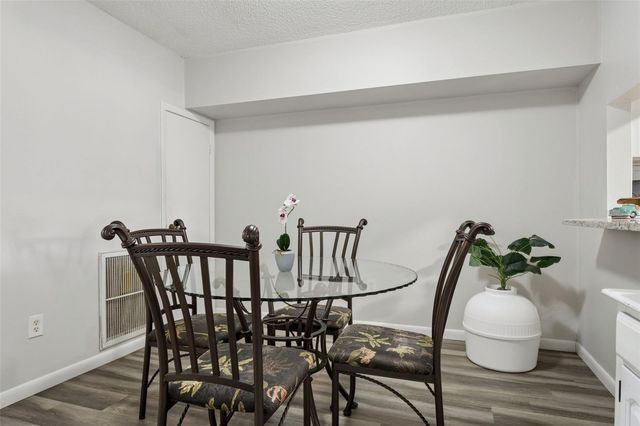 425 KENSINGTON LAKE CIRCLE, Brandon, FL 33511