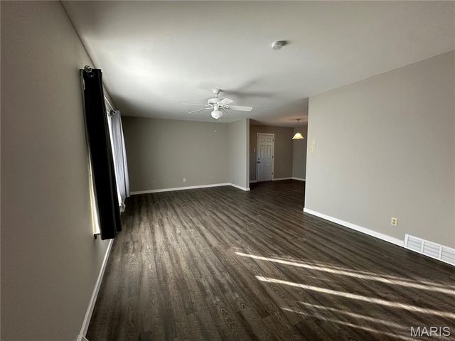 13 Tomahawk Lane, Warrenton, MO 63383