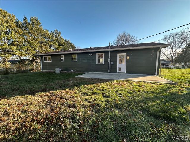 13 Tomahawk Lane, Warrenton, MO 63383