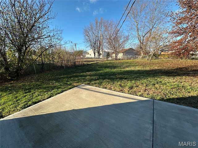 13 Tomahawk Lane, Warrenton, MO 63383